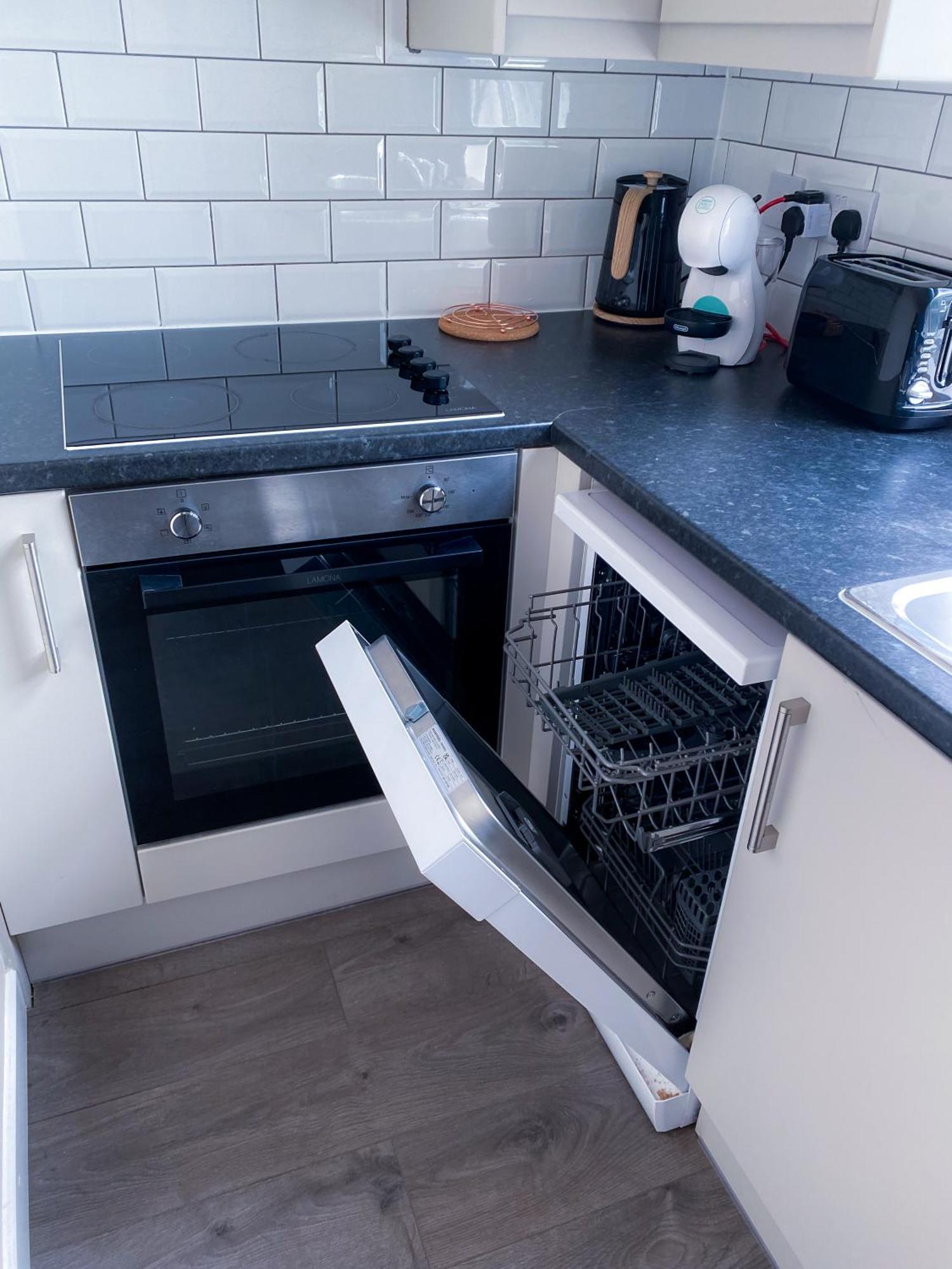 לונדון Modern 1 Bedroom Flat In Wood Green מראה חיצוני תמונה